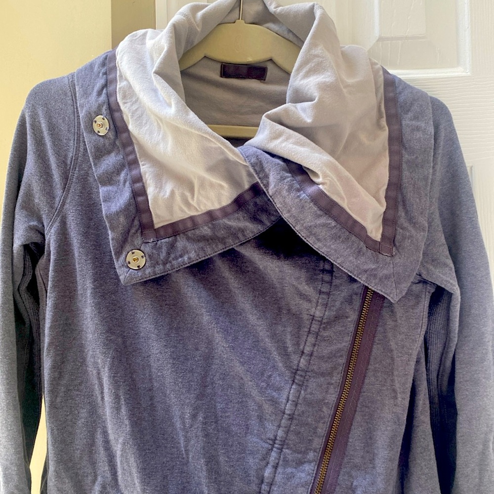 lululemon wrap jacket/swestshirt